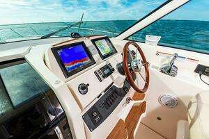 2015 Tiara Yachts 39 Coronet thumbnail 21