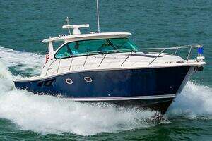 2015 Tiara Yachts 39 Coronet thumbnail 2