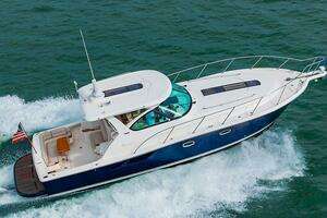 2015 Tiara Yachts 39 Coronet thumbnail 3
