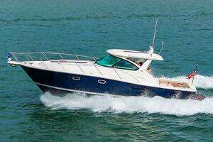 2015 Tiara Yachts 39 Coronet thumbnail 43