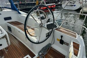 47ft Jeanneau Yacht For Sale