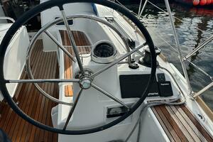 47ft Jeanneau Yacht For Sale