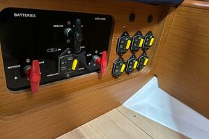 47ft Jeanneau Yacht For Sale