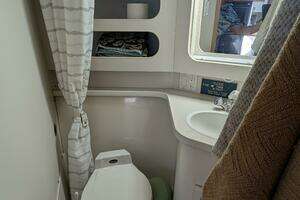 1994 Carver 370 AFT CABIN thumbnail 27