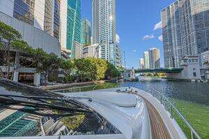 2011 Ferretti Yachts 830 thumbnail 20