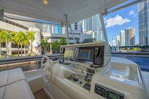 2011 Ferretti Yachts 830 thumbnail 14