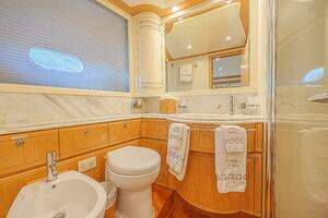 2011 Ferretti Yachts 830 thumbnail 68