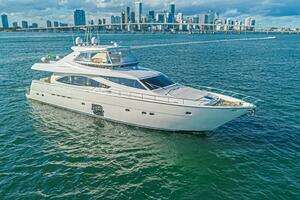 2011 Ferretti Yachts 830 thumbnail 3