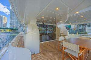 2011 Ferretti Yachts 830 thumbnail 17