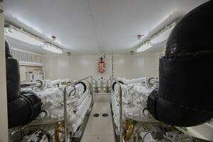 2011 Ferretti Yachts 830 thumbnail 32