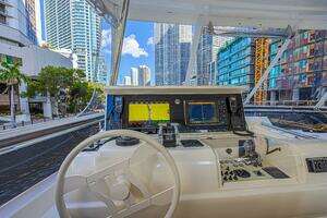 2011 Ferretti Yachts 830 thumbnail 15