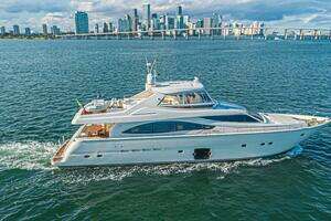 2011 Ferretti Yachts 830 thumbnail 1