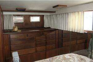 1974 Hatteras 58 Yachtfish thumbnail 15