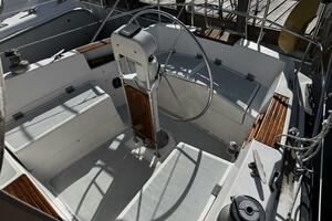 37ft Hunter Yacht For Sale