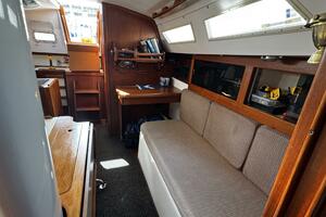 37ft Hunter Yacht For Sale