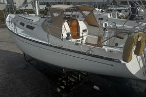 37ft Hunter Yacht For Sale