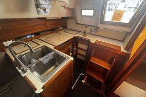 37ft Hunter Yacht For Sale