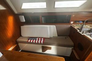 37ft Hunter Yacht For Sale