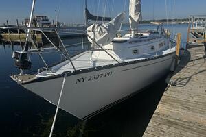 37ft Hunter Yacht For Sale