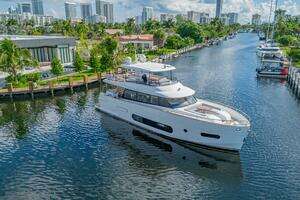 2022 Azimut Magellano 66 thumbnail 1