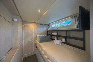 2022 Azimut Magellano 66 thumbnail 29