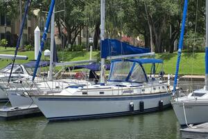 Idem II 38ft Endeavour Yacht For Sale