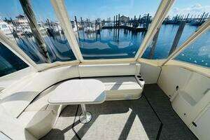 2006 Cruisers Yachts 420 Express thumbnail 9