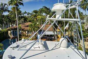 2008 Viking 74 Enclosed Bridge thumbnail 16