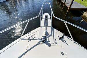 2008 Viking 74 Enclosed Bridge thumbnail 8