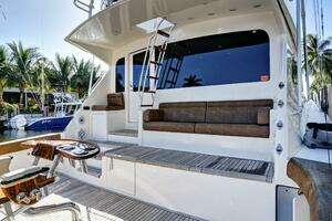 2008 Viking 74 Enclosed Bridge thumbnail 19