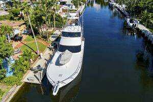 2008 Viking 74 Enclosed Bridge thumbnail 5