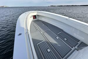 33ft Contender Yacht For Sale