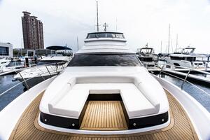 70  Johnson Skylounge 2026 70ft Johnson Yacht For Sale