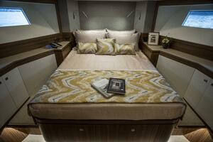 70  Johnson Skylounge 2026 70ft Johnson Yacht For Sale
