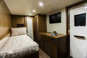 70  Johnson Skylounge 2026 70ft Johnson Yacht For Sale