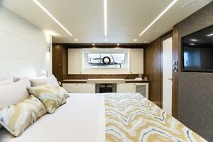 70  Johnson Skylounge 2026 70ft Johnson Yacht For Sale