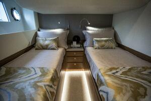 70  Johnson Skylounge 2026 70ft Johnson Yacht For Sale