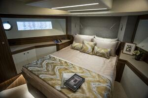 70  Johnson Skylounge 2026 70ft Johnson Yacht For Sale