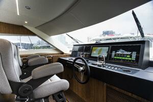 70  Johnson Skylounge 2026 70ft Johnson Yacht For Sale