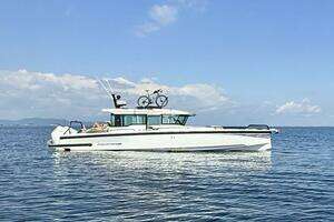  2025 Axopar 37 XC CROSS CABIN Yacht For Sale in Merritt Island FL