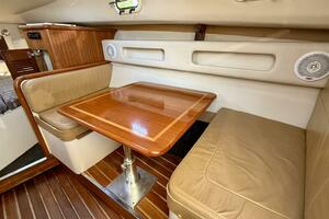 30ft Pursuit Yacht For Sale