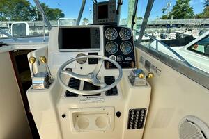 30ft Pursuit Yacht For Sale