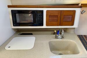 30ft Pursuit Yacht For Sale