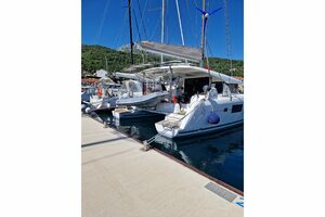 42ft Lagoon Yacht For Sale
