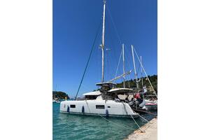 42ft Lagoon Yacht For Sale
