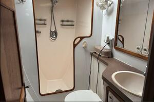 40ft Manta Yacht For Sale