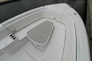 37FT (11.43M) INTREPID Worth Avenue Yachts