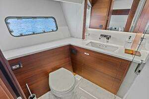 2018 Princess Y75 Motor Yacht thumbnail 40