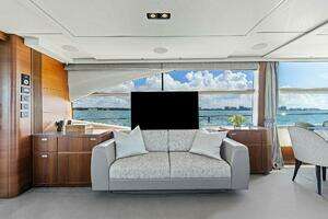 2018 Princess Y75 Motor Yacht thumbnail 12