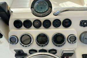 1994 Intrepid 376 Walkaround thumbnail 24